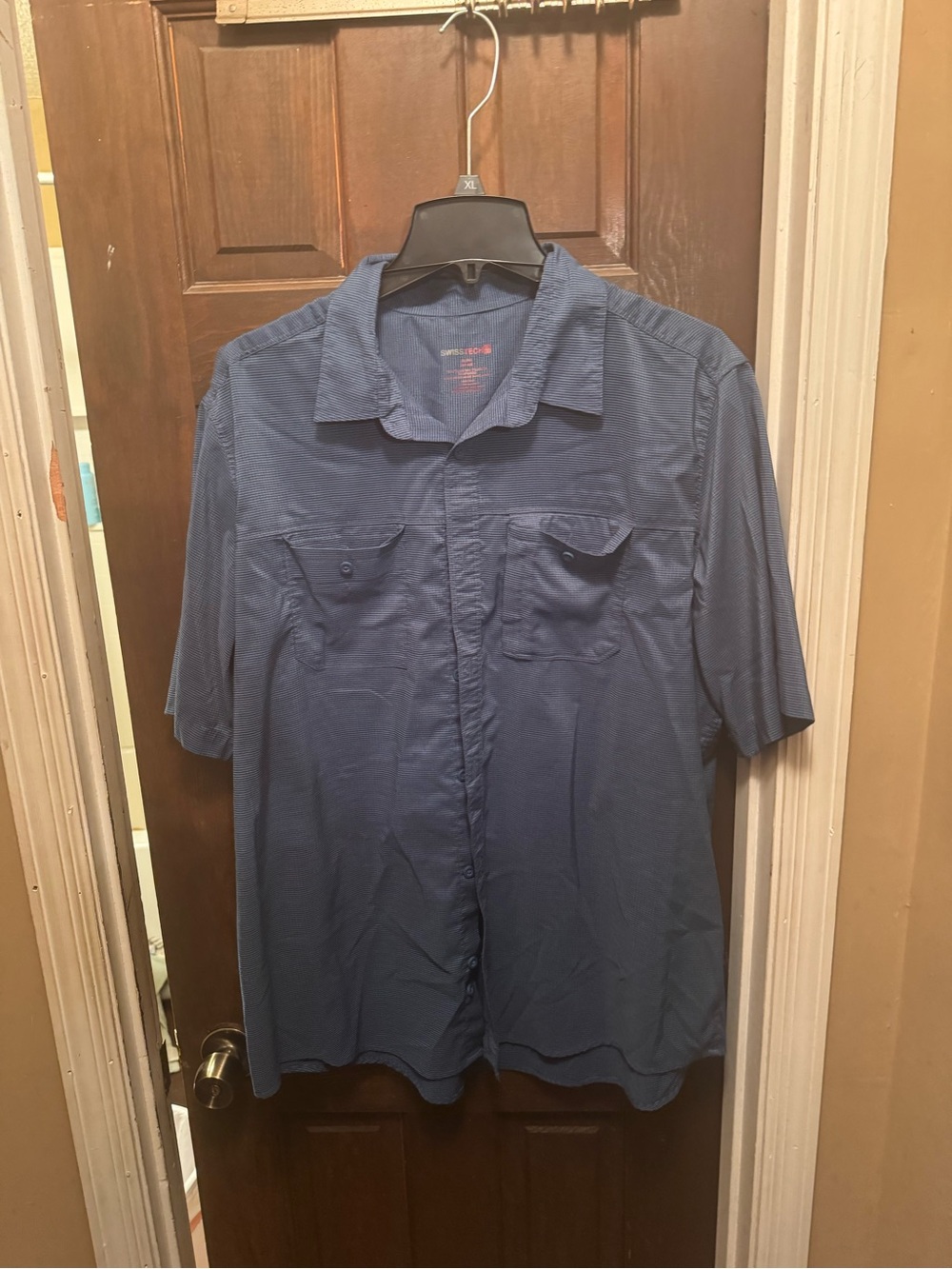 Men’s XL Swiss Tech Blue Short Sleeve Button-Up Shirt